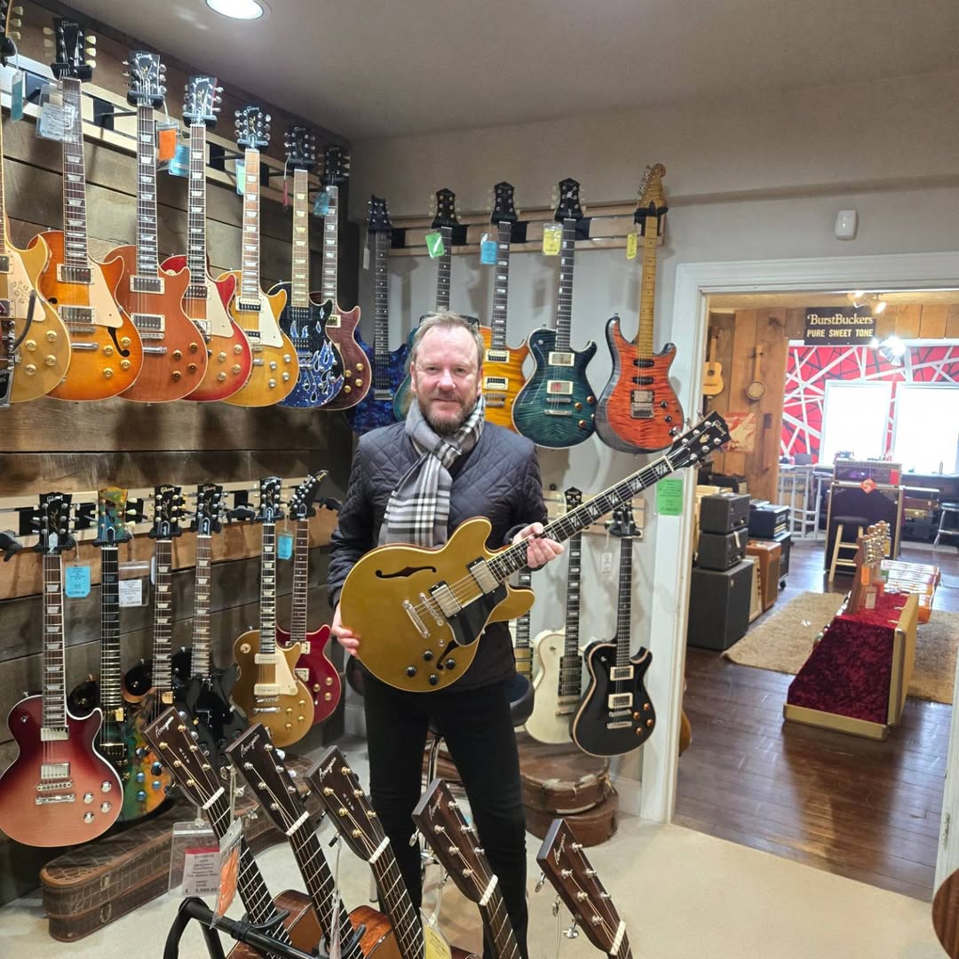 Kiefer Sutherland at The Loft at Lay's Guitar Shop