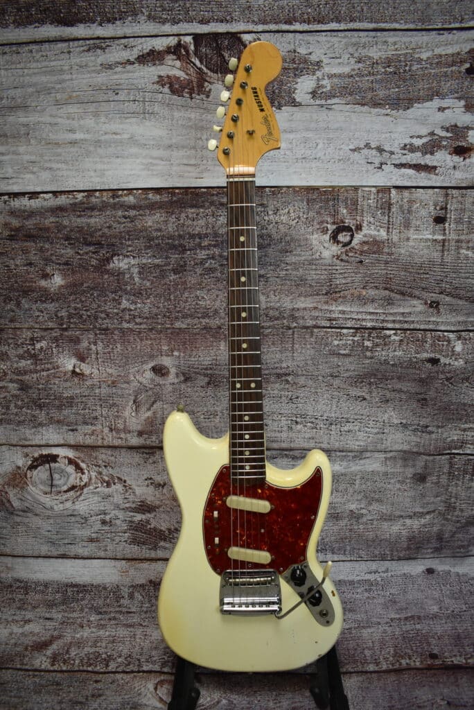 1966-Fender-Mustang-4-scaled-1