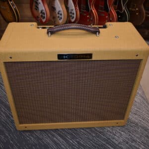 Victoria 20112 combo amp 2x10